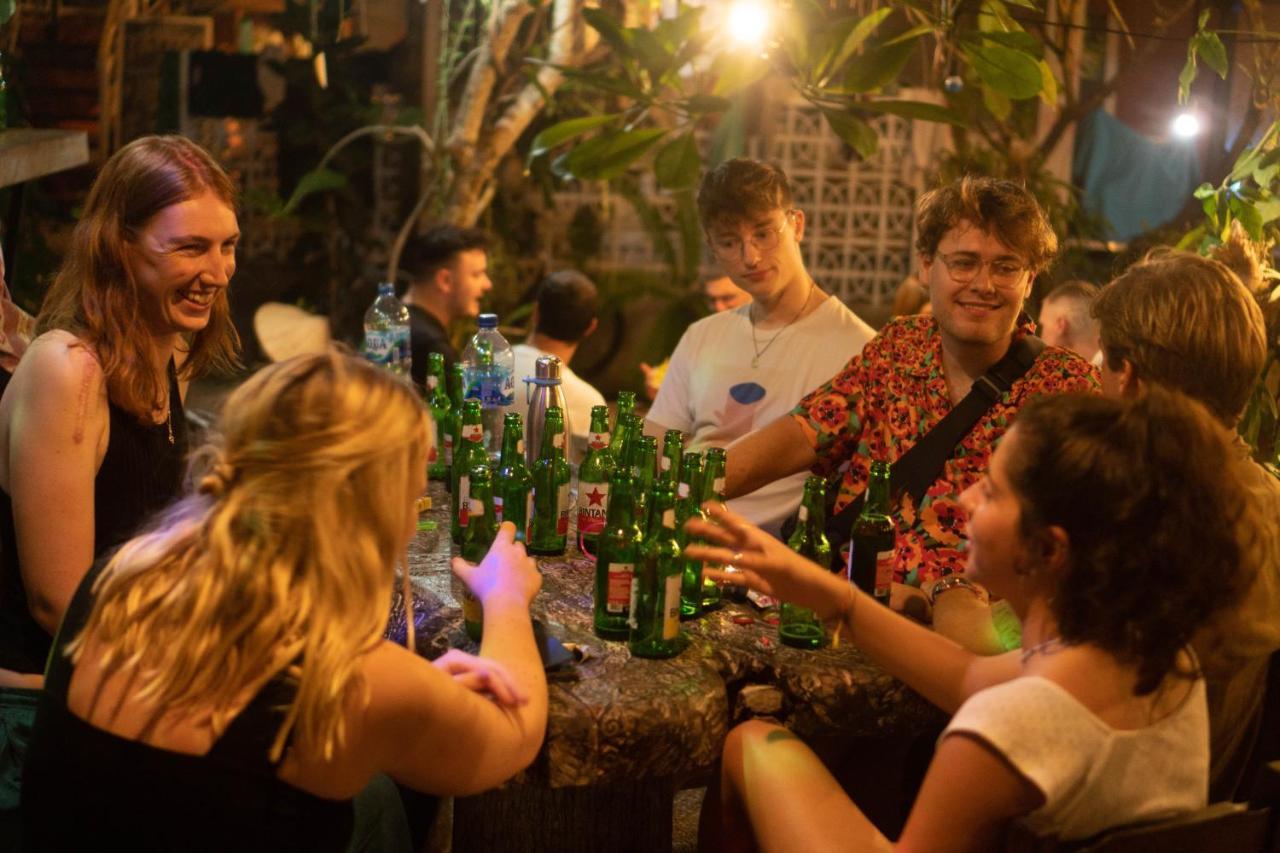 Da Housetel Kuta Hostel Kuta Lombok Buitenkant foto