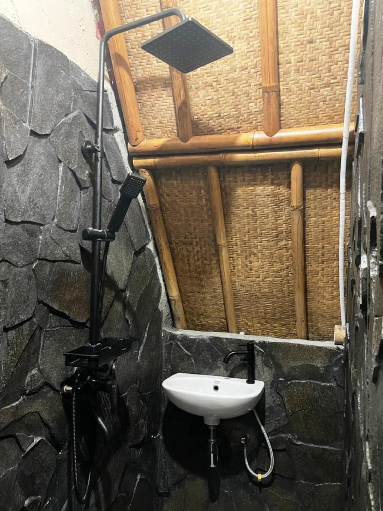 Da Housetel Kuta Hostel Kuta Lombok Buitenkant foto