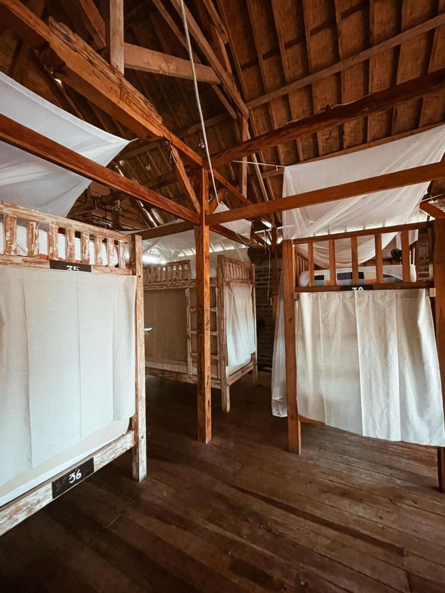 Da Housetel Kuta Hostel Kuta Lombok Buitenkant foto