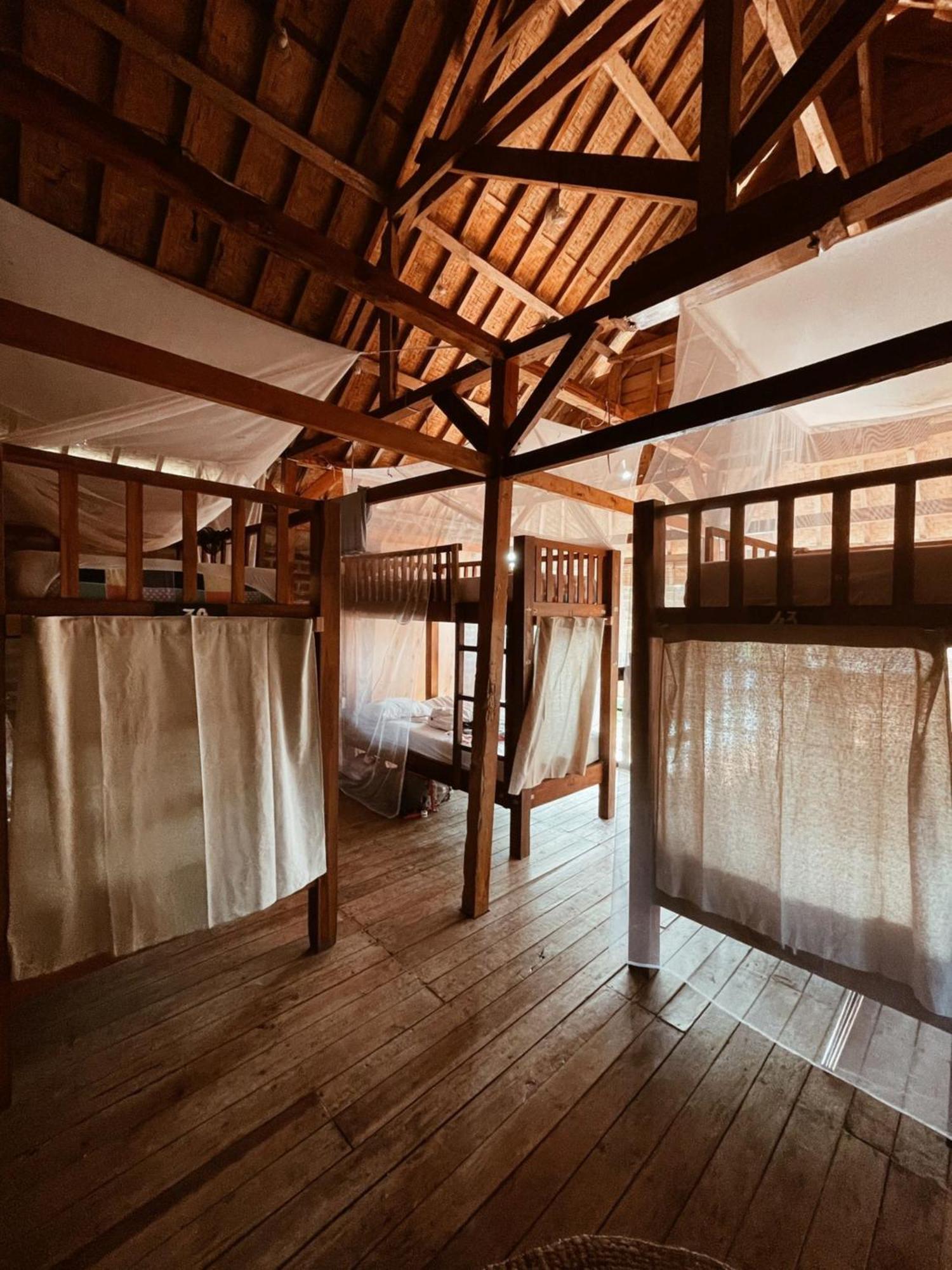 Da Housetel Kuta Hostel Kuta Lombok Buitenkant foto