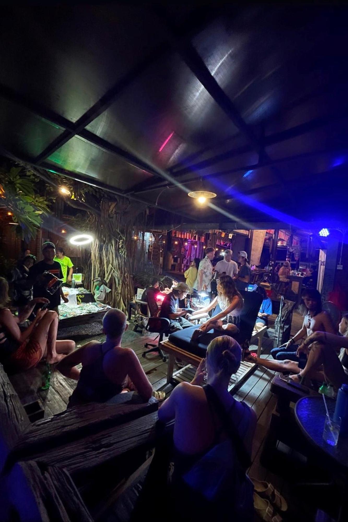 Da Housetel Kuta Hostel Kuta Lombok Buitenkant foto